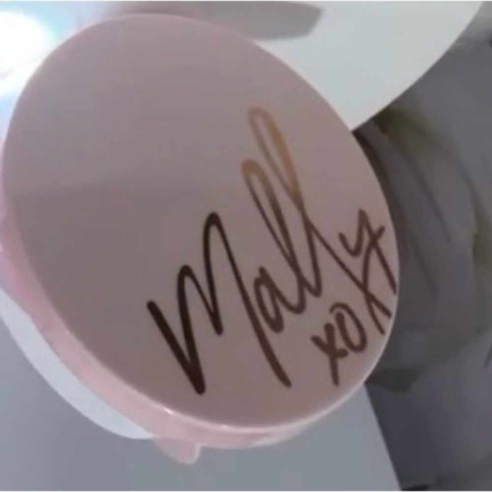 BNIB Mally Beauty Flawless Finish Cream Foundation - Tan